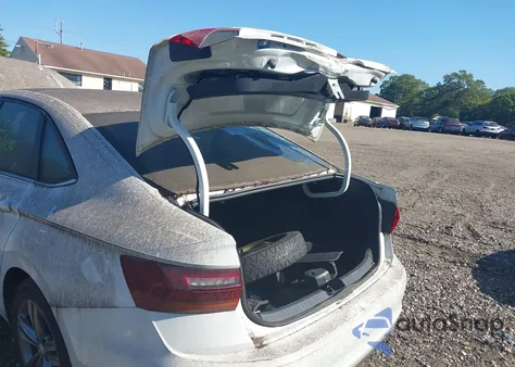 2019 Volkswagen Jetta 1.4T R-Line/1.4T S/1.4T Se from USA, damaged, VIN 3VWCB7BU6KM165905